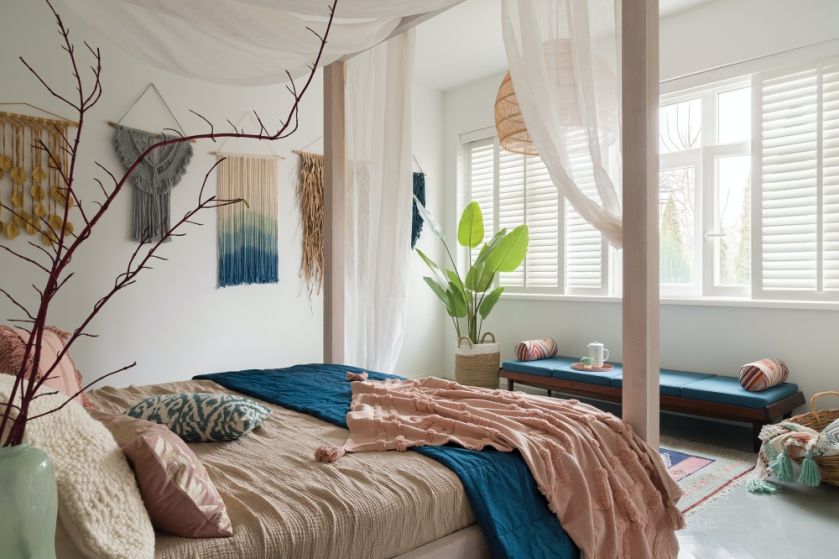 sypialnia w stylu boho zdjęcia