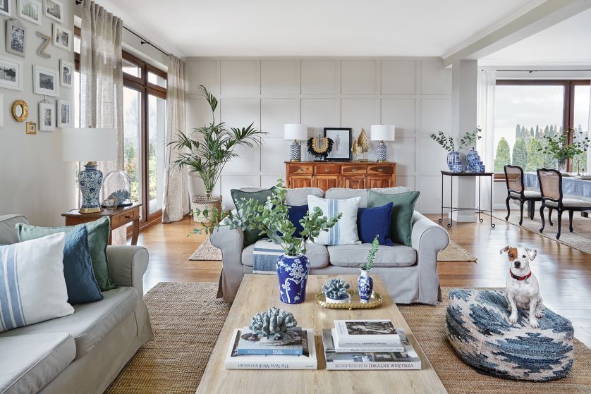 salon w stylu hampton i rustykalnym