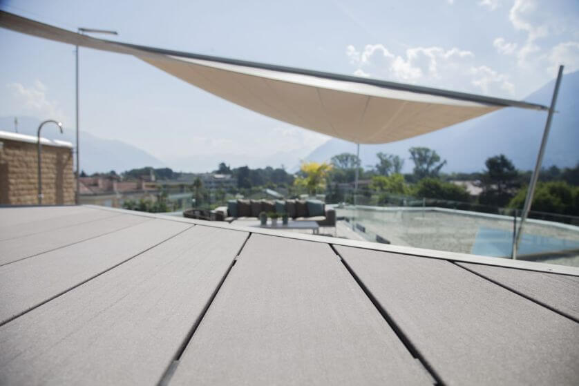 Nowoczesny i bezpieczny taras z desek kompozytowych