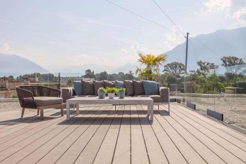 Nowoczesny i bezpieczny taras z desek kompozytowych