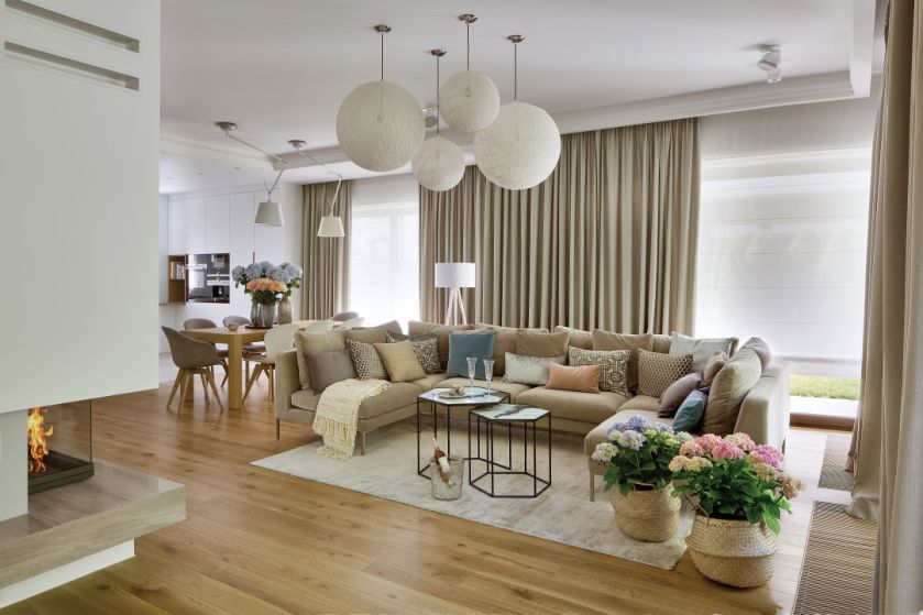 Przytulny dom ze skandynawska nutą. Tak mieszkają Katarzyna i Mateusz w domu w nowoczesnym stylu.