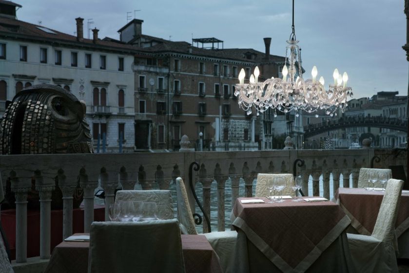 Żyrandol Drylight od Masiero. Zdjęcie: Luminosfera