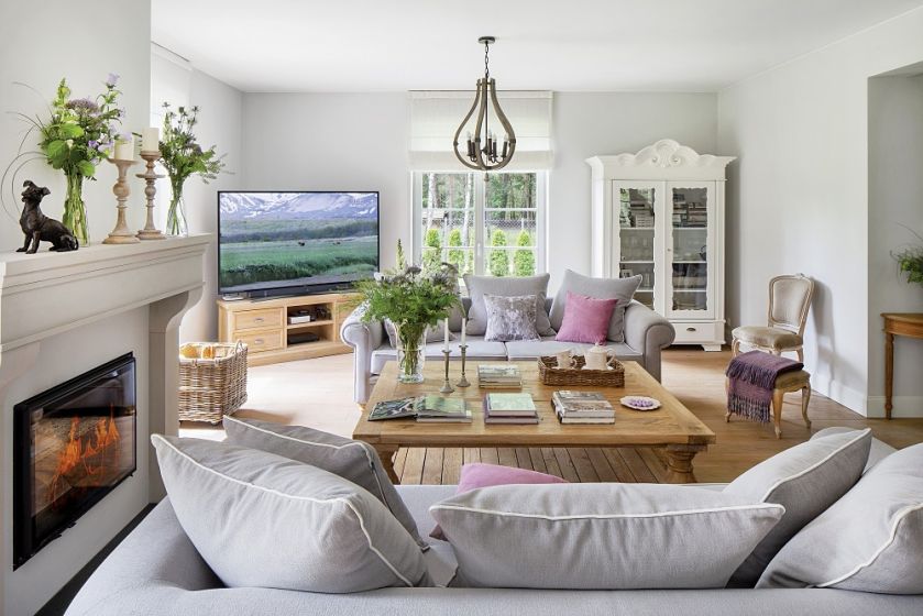 szafka rtv w pokoju dziennym