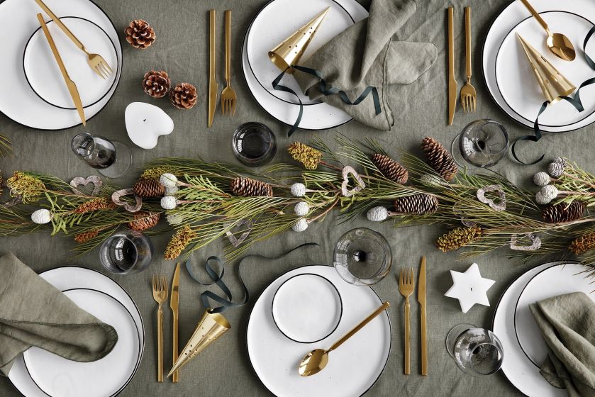 Dekoracja stołu na Boże Narodzenie