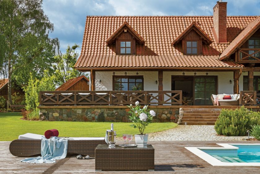 mazurskie siedlisko z widokiem na jezioro