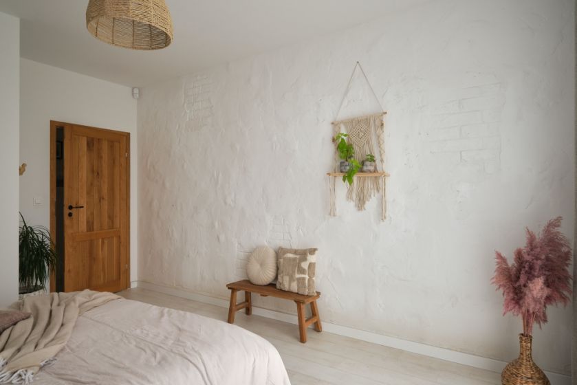 przytulna sypialnia w naturalnych kolorach