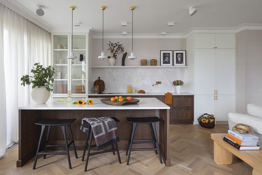 kuchnia w ciemnym drewnie