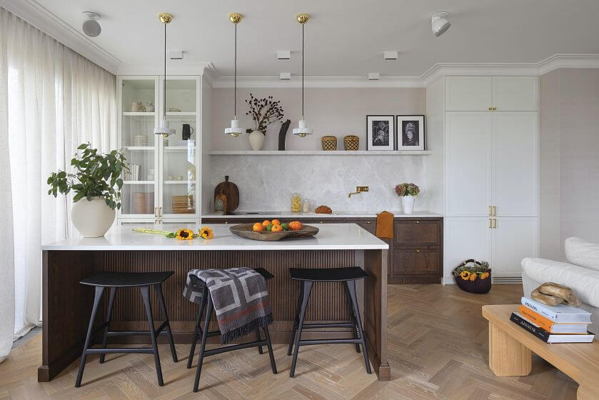 kuchnia w ciemnym drewnie