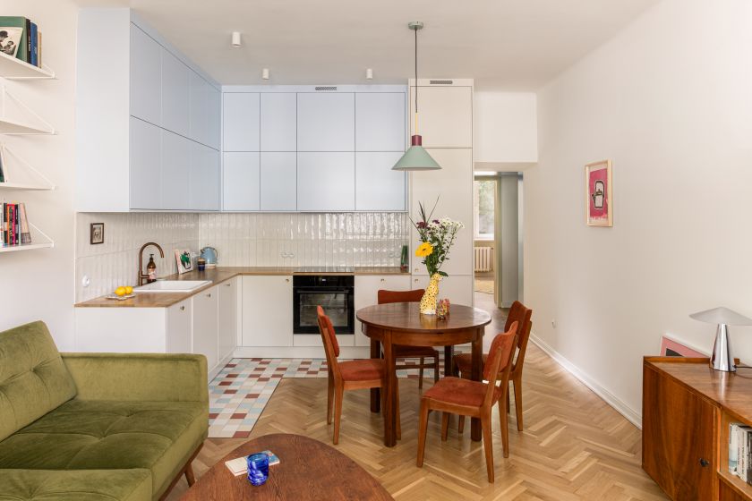 Kuchnia otwarta na salon i jadalnię