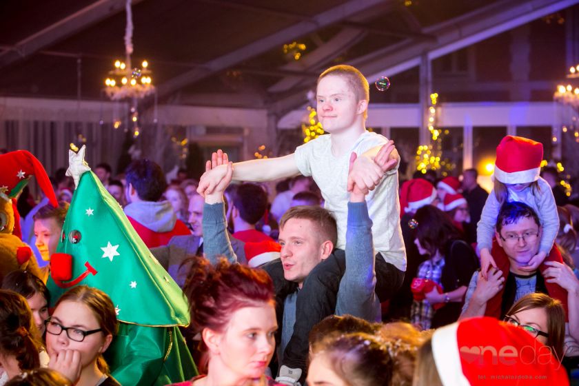 Fundacja OneDay wspiera Dzieci z Domów Dziecka i placówek Opiekuńczo-Wychowawczych oraz w trudnej sytuacji materialnej.