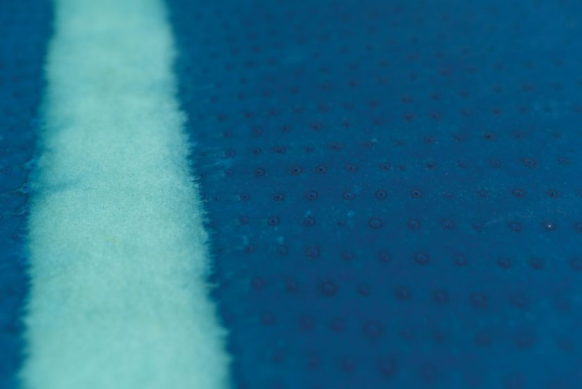 Z cyklu Wnętrza (fragment), gwasz na papierze, lata 70. XX w.