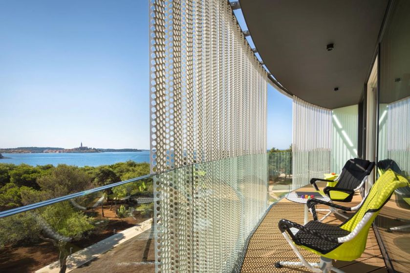 Taras z desek kompozytowych zamiast drewna