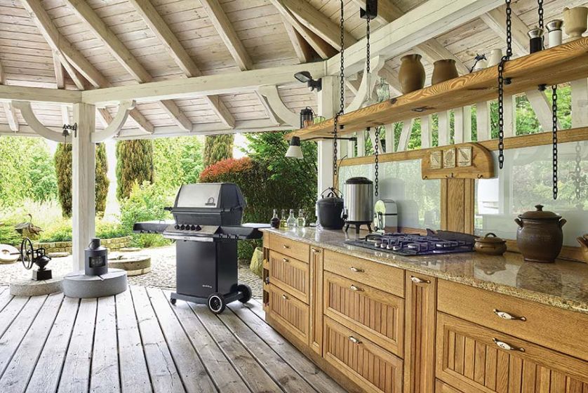 Altana jest w każdym ogrodzie, który projektują małgosia i Marek. Ta ma 60 metrów, kryty strzechą dach i prawdziwą