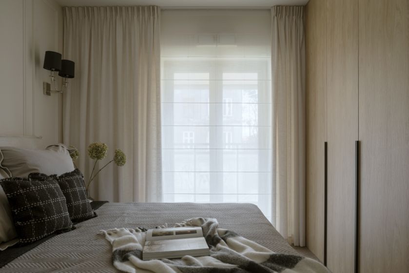 szaro beżowa sypialnia