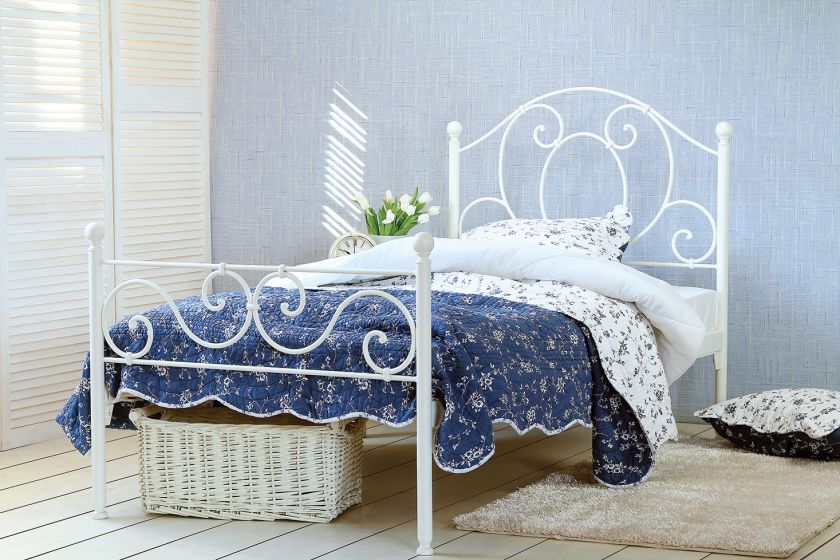 AGNES, łóżko zrobione ze stali tradycyjnymi metodami kowalskimi, ART BED