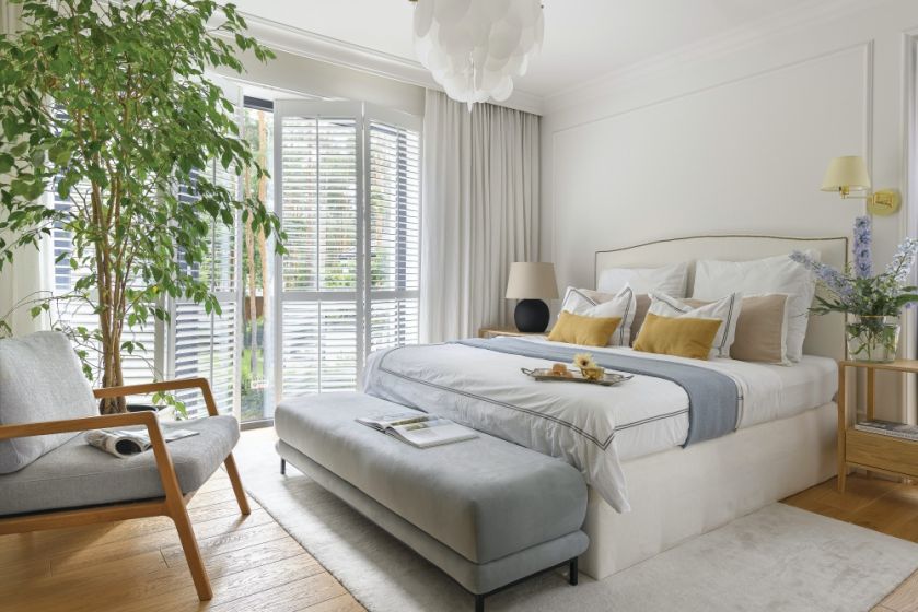 sypialnia w stylu hamptons