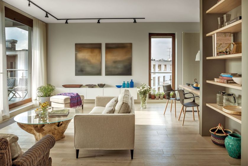 Właściciel potrzebował eleganckiego, luksusowego wnętrza, które byłoby zarówno wygodnym domem, jak i biurem,