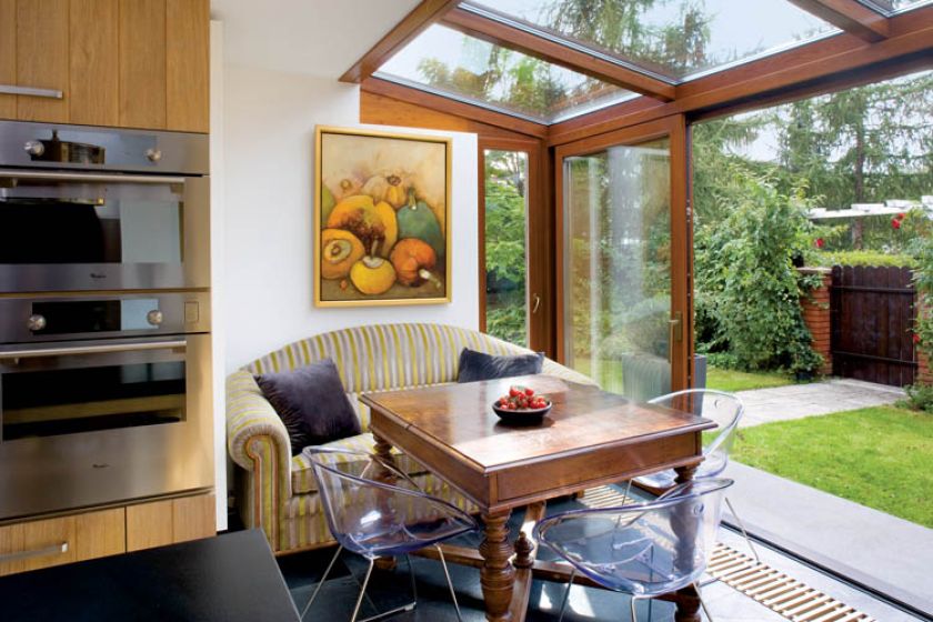 Dębowe meble w kuchni zaprojektowała Anna Bielecka.