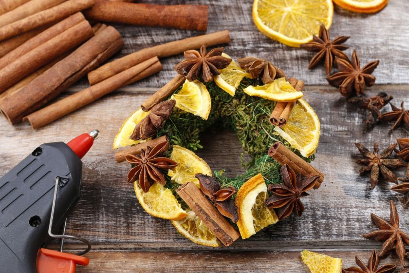 Dekoracje jesienne DIY: galeria 17 pomysłów