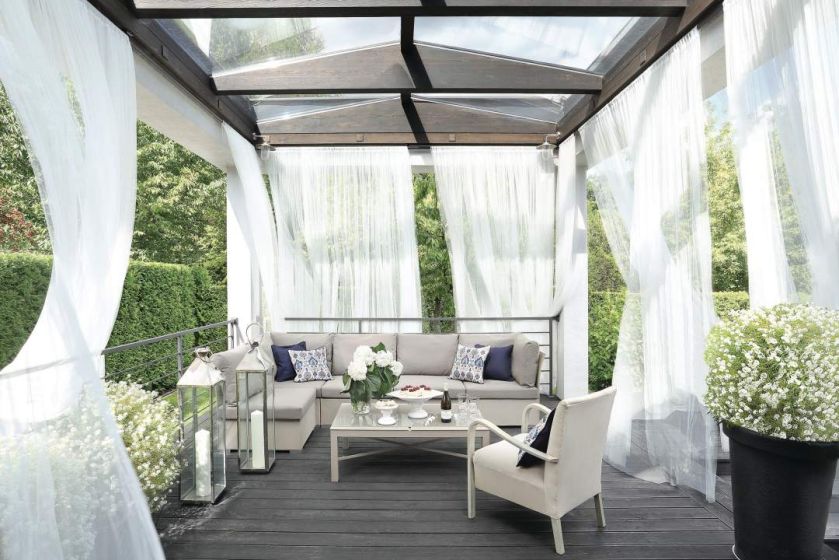 dekoracja stołu na tarasie