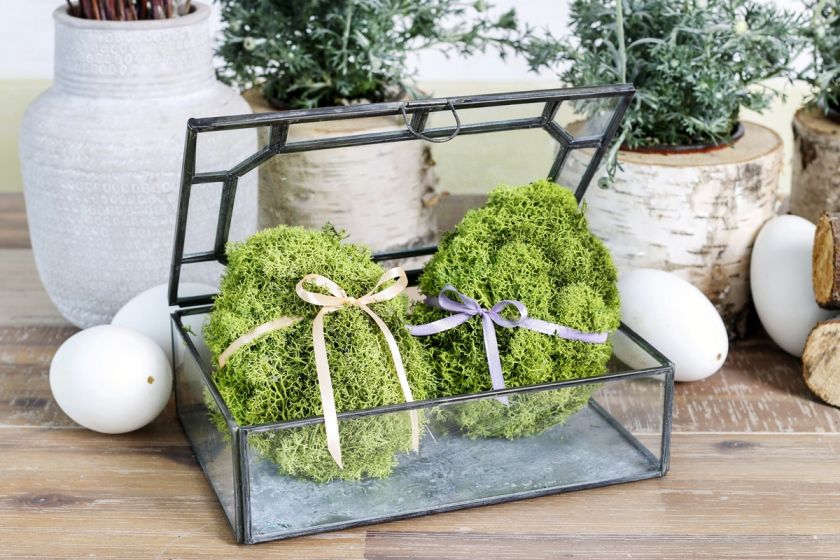 dekoracje wielkanocne na zewnątrz domu