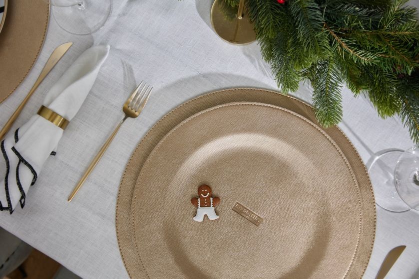 dekoracje stołu na wigilię białe i złote