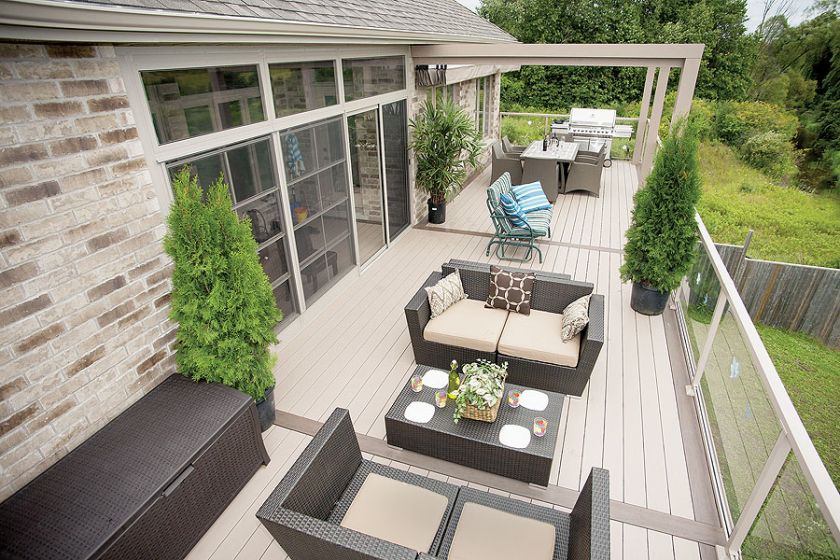 Deski tarasowe Twinson z kompozytu PCV i drewna. Mogą mieć osiem kolorów, różne faktury i do 6 m długości.