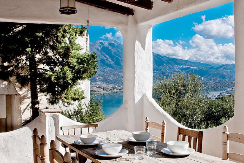 Dom odnowiony tradycyjnymi metodami przy użyciu kamieni, zaprawy i wapna.