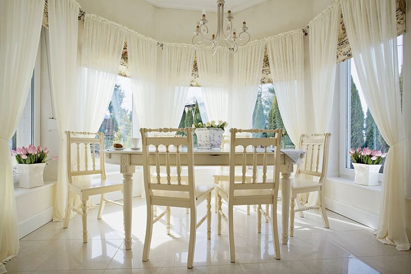 Dom pełen pięknych przedmiotów. Gospodyni uważa, że człowiek pięknieje od środka, kiedy jest otoczony pięknymi