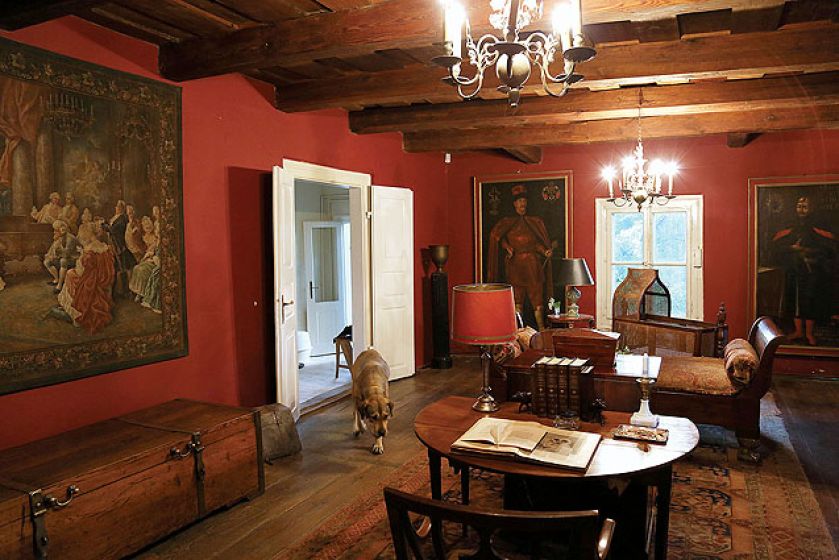 Dworek Karoliny Wajdy. Mój przyjaciel dworek