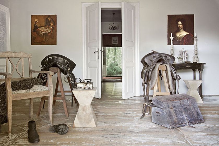 Dworek Karoliny Wajdy. Mój przyjaciel dworek