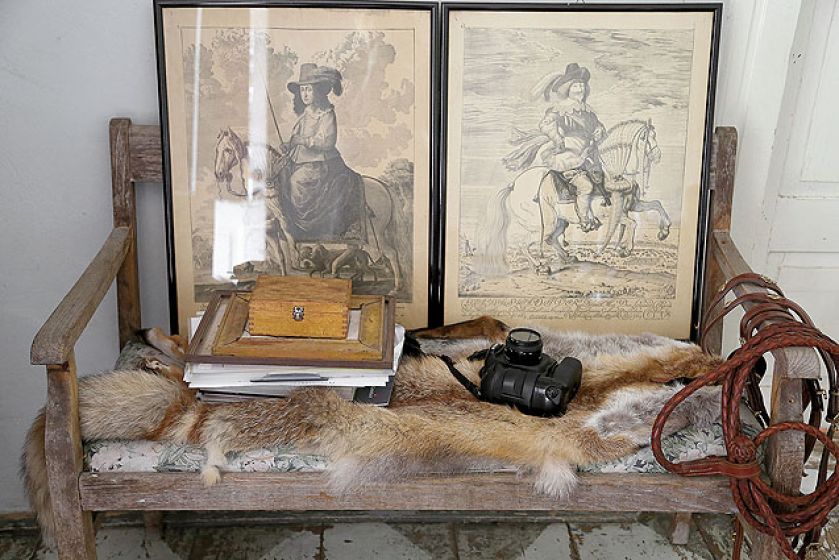 Dworek Karoliny Wajdy. Mój przyjaciel dworek