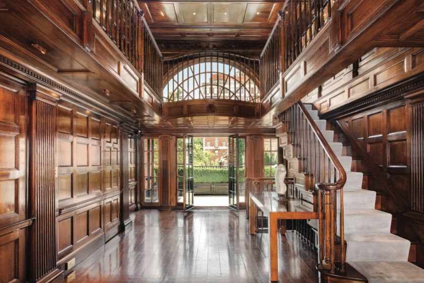 Stara kamienica została przemieniona w ekskluzywną rezydencję. Właścicielką była sama Elizabeth Arden.