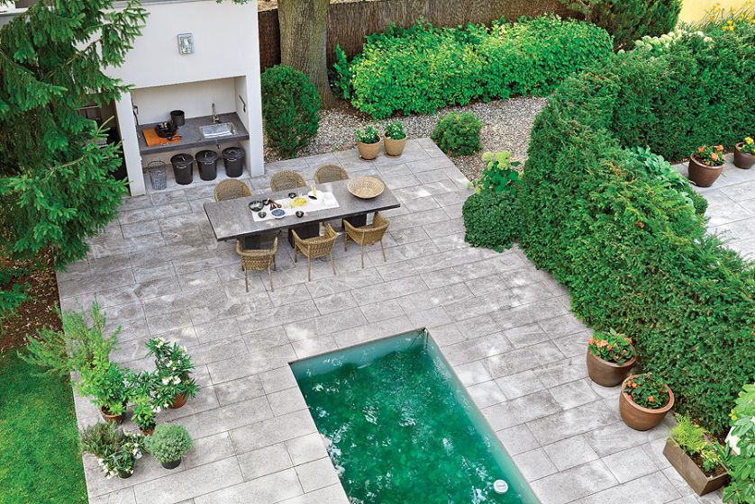 Gdy projektanci zaproponowali gospodarzowi, żby pośrodku zarasu urządzić kamienny staw, nie był przekonany, bo to