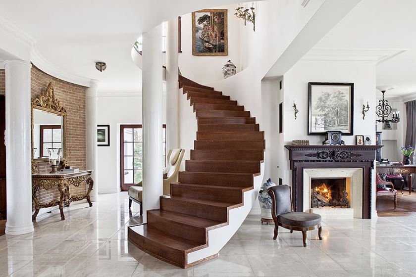 I tak już zostało, co ma swój urok. Dom rozważny i romantyczny