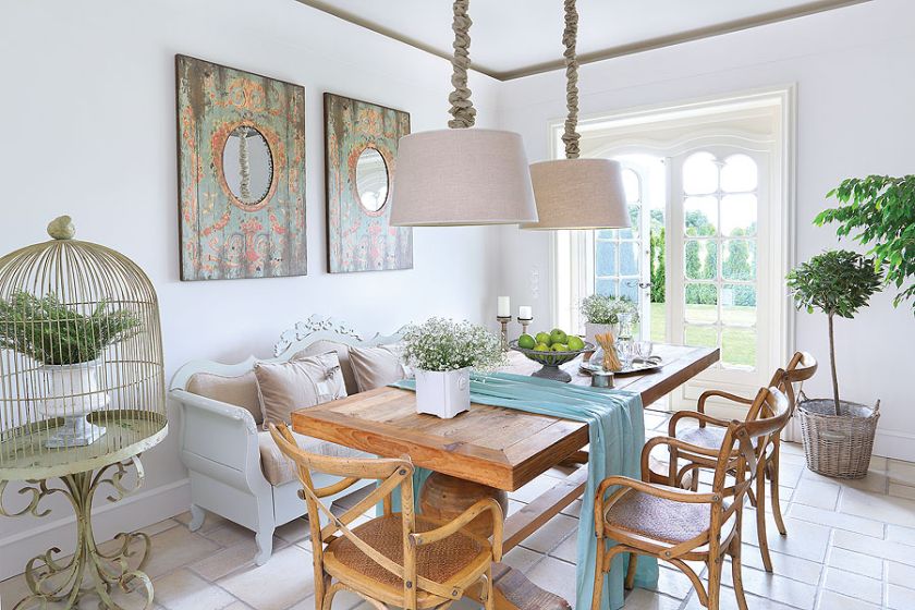 Jadalnia w stylu francusko-skandynawskim.