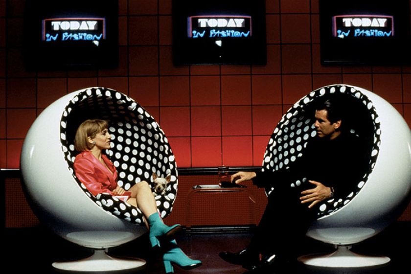 Jajowate siedzisko, które podbiło świat. Fotel, w którym kobiety lubią sie rozbierać.