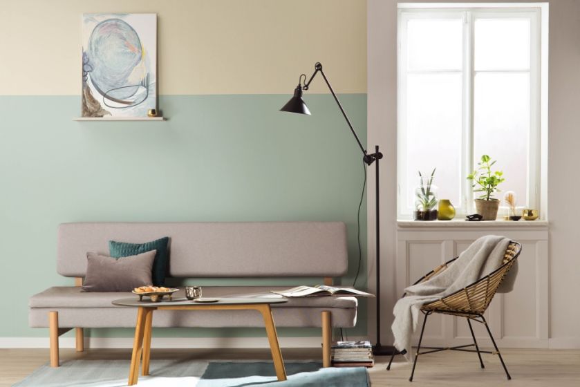 Dwa kolory ścian w salonie: aranżacja w odcieniach Flow i Trust, Beckers Designer Collection