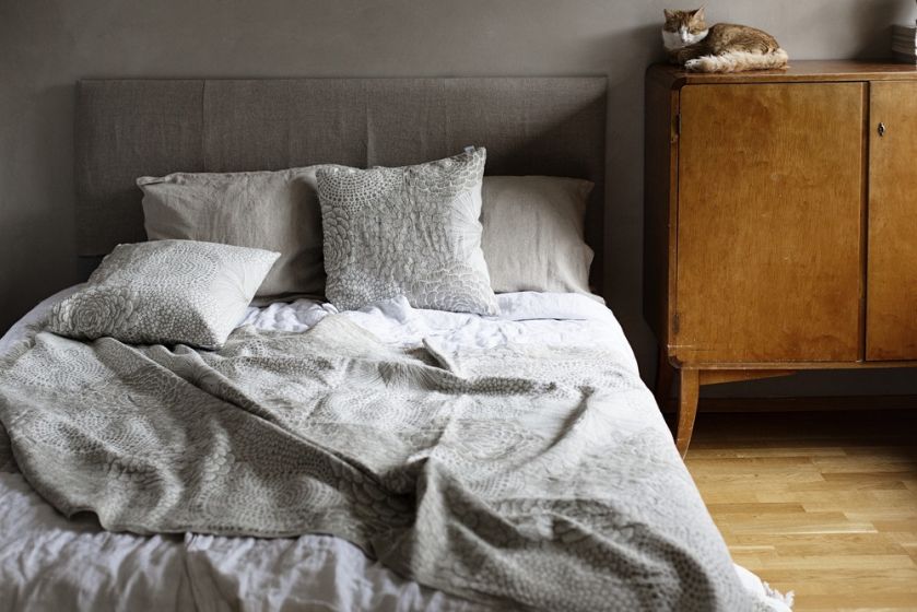 Sypialnia w stylu wabi-sabi, fot. apuankankurit.fi