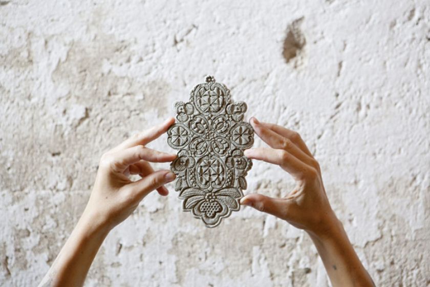 Jak większość artystów zajmujących się sztuką ulicy chce być anonimowa.