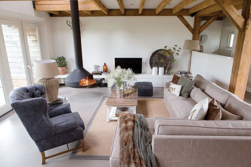 BROMPTON, marki Rivièra Maison, pokryta tkaniną z lnu, 18 599 zł, HOUSE MORE