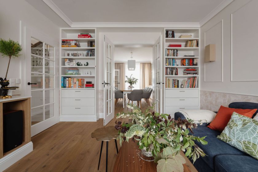 salon w domu inspirowanym modernizmem