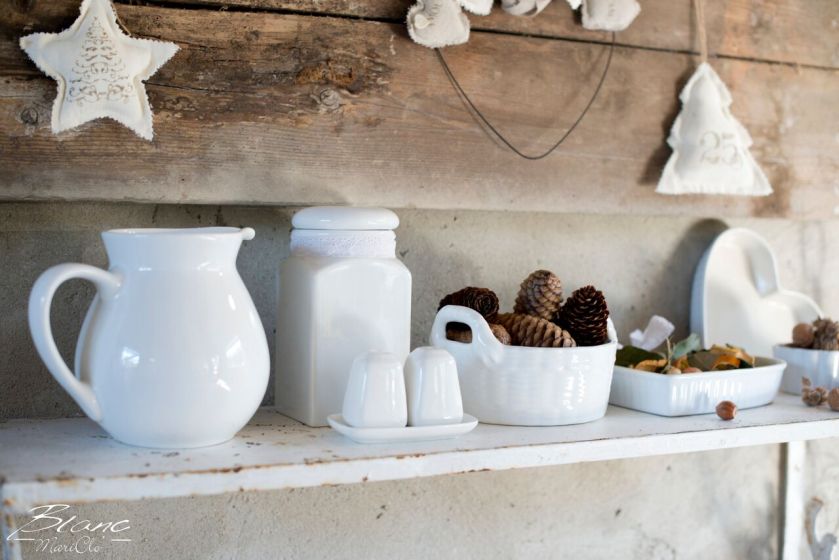 Kolekcja DOT E DOILES idealnie odzwierciedla styl shabby chic, łącząc elementy retro z współczesnymi akcentami.