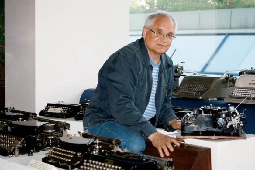 kolekcjoner maszyn do pisania. Historia maszyny do pisania