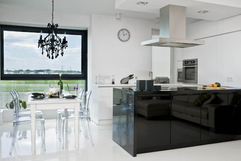 Krzesło Ludwik Ghost. Ludwik Ghost w stylu Starcka