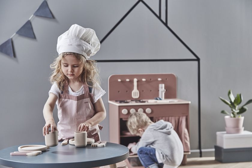 Kuchenka dziecięca z drewna