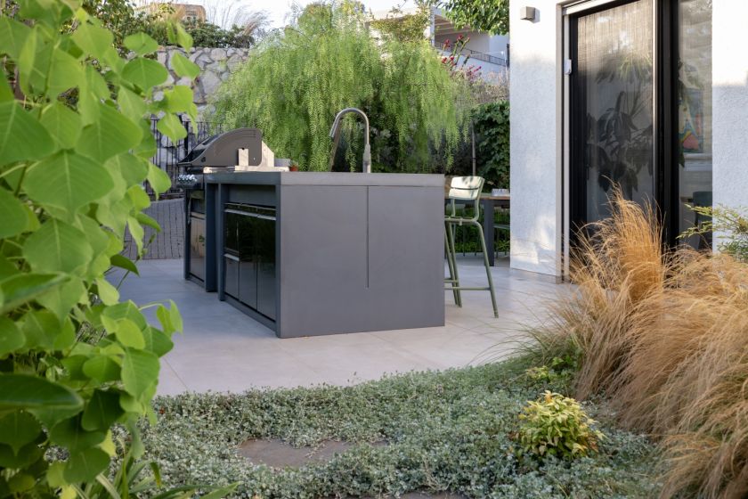 kuchnia ogrodowa w formie wyspy