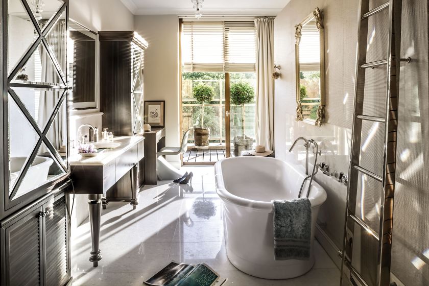 ŁAzienkę zaprojektowała i narysowała Paulina, a wykonał stolarz gwiazd Stanisław Dawidczyk, który swoje meble wysyła