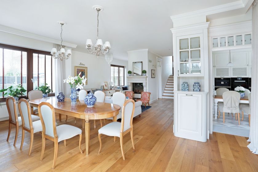 Mieszkanie pod Warszawą w stylu Hampton