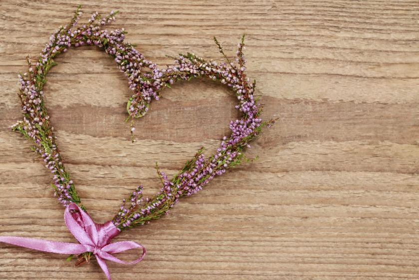 Jesienne dekoracje diy: serce z wrzosu